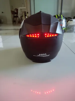 Шлем с LED-подсветкой для скутеров и мотоциклов 1