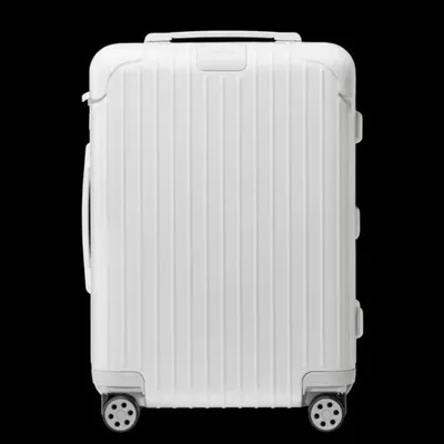 RIMOWA Essential — Gloss White 1