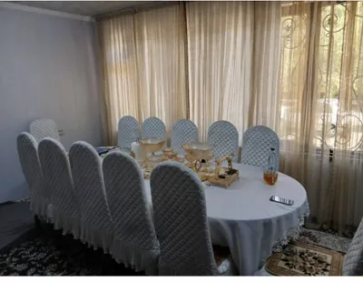 Стол продаётся со стульями и чехлами, состояние хорошее 1