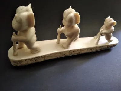 Композиция из кости моржа