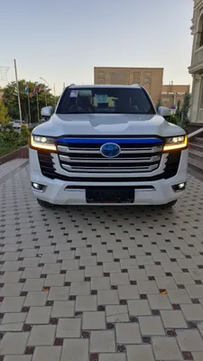Toyota Land Cruiser 300 XVGR, японка, 2022 год, 3.5 Twin Turbo, полная комплектация 1