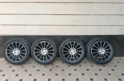 Шины на дисках в стиле Mercedes для Cobalt, 215/55 R17, в хорошем состоянии 1