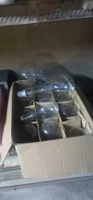 Sovet lampochkalari sotiladi. 1