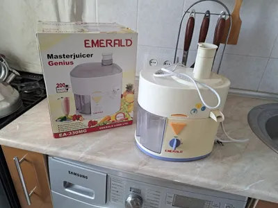 Соковыжималка Emerald 1