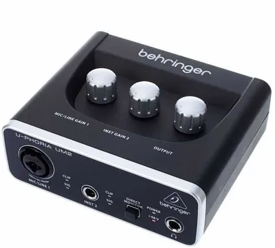 Behringer U-Phoria UM2 1