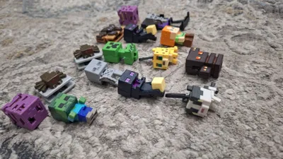 Фигурки Kinder Minecraft 1