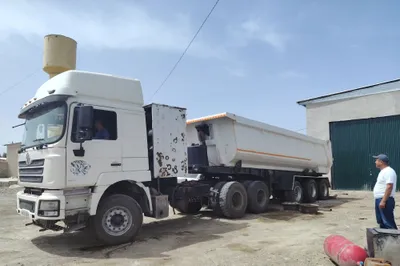Shacman F 3000 sotiladi тягач комплект 1