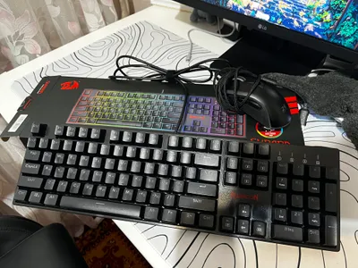 Продаю механическую клавиатуру Redragon 1
