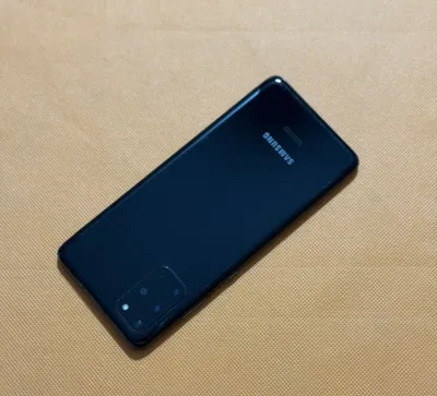 Samsung Galaxy S20+ 128/12 1