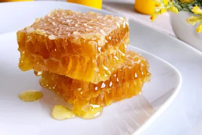 Мёд в сотах (1000-грамм)