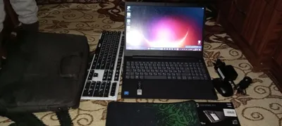 Продаётся ноутбук с мишкой клавиатура и плюс ставлено SSD EX900 M.2 1