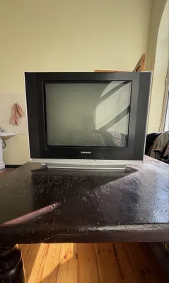 Samsung TV yaxshi ishlaydi, buzilmagan 1