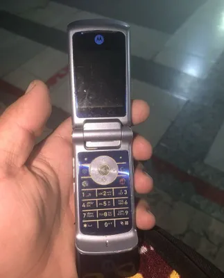 Mararola ochilib yopiladigan telefon sotiladi 180 mig kami bor 1