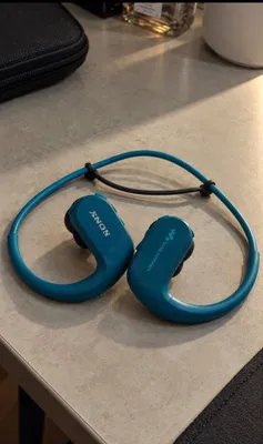 Продам Наушники Sony Walkman NW-WS413