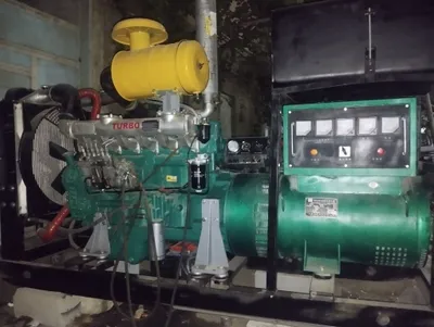 100 kVt, 125 kVA Ricardo generatori 1