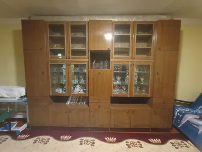 немецкий стенка сотилади 1