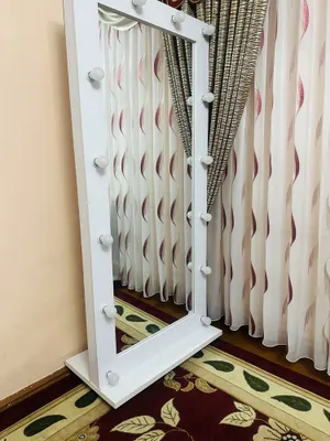 Modellar,magazin,dokon va go’zallik salonlari uchun oyna.