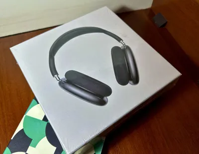 Airpods Max with SmartCase 2025 1