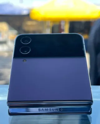 Galaxy Z Flip 4 в хорошем состоянии 1