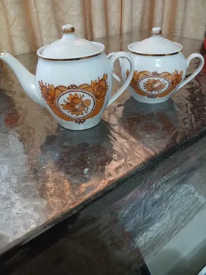 чайник и сахарница