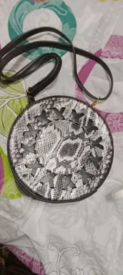 Sumka oq qora qizil 1