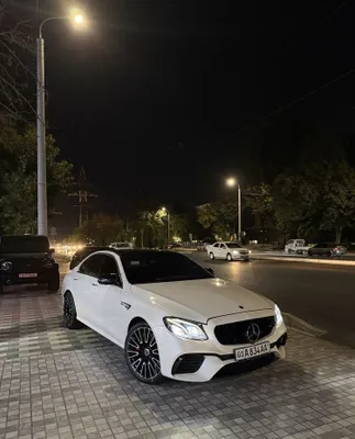 Mercedes-Benz W213 E200 1