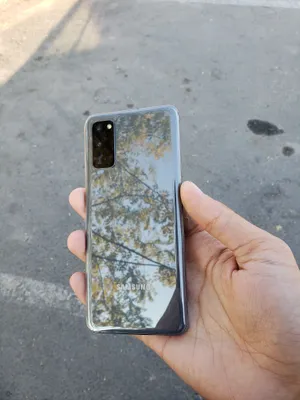 Samsung Galaxy S20 5G. Память 12/128 GB. ИДЕАЛ 1