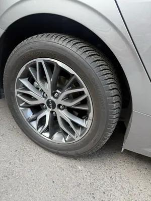 Kia K5 avtomobilining original shinali disklariga ayirboshlayman 1