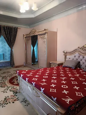 Договоримся о цене: спальный гарнитур, камень, зеркало, шкаф, 2 тумбочки 1