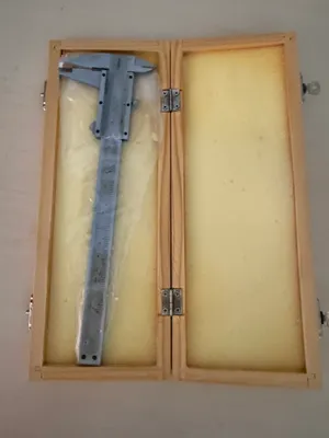 механический штангенциркуль