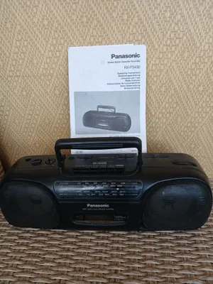 Panasonic RX-FS430 magnitolasi.