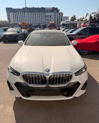 BMW i5 40L 2025 yil 1
