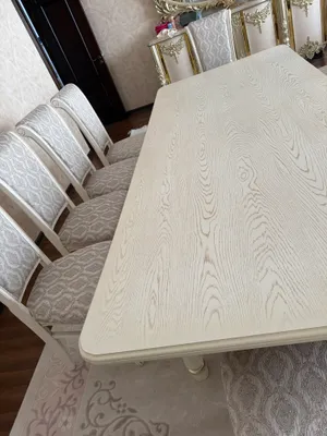 Mehmonxona uchun stol va stullar 1
