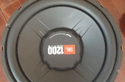 Сабвуфер JBL 1200 Вт