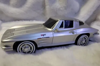 Масштабноя модель купе Chevrolet Corvette Stingray 1963 1