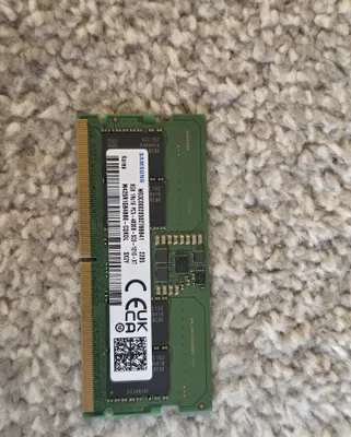 soDDR5 8GB 4800 hz 1