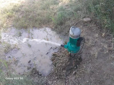 Устанавливаем водяные насосы 1