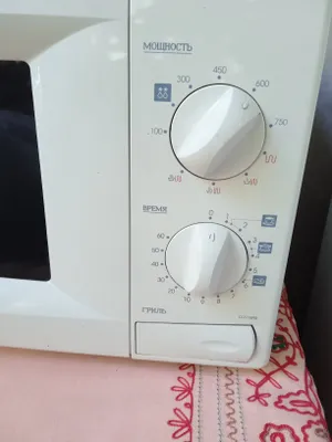 Samsung mikroto‘lqinli pechi, grilli, oq rangda 1