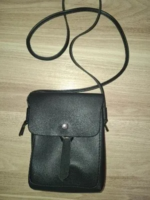 Qora ayollar sumkachasi