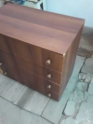 Продам комод . 1
