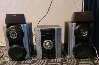 Sony музыкальный центр сотилади. 1