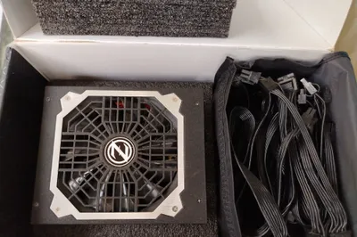 Продаётся блок питания для пк. ZALMAN 1000 W