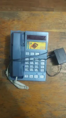 RUS 27 Pro Classic telefonini sotaman, ishlaydi 1