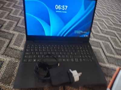 Noutbuk: Lenovo 1