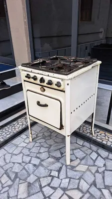 Продаётся газовая плита СССР с 4 конфорками (рабочая) 1