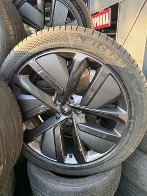 Шина и диск Michelin L9