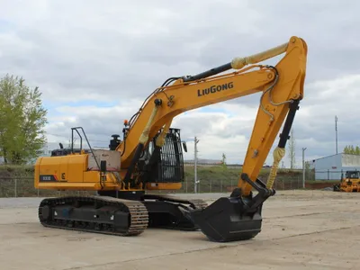 Экскаватор гусеничный Liugong 933E (Объём ковша 1.6 куб) 1