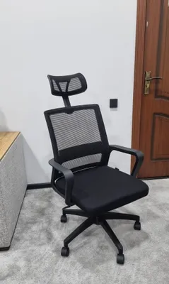 Офисное кресло 1