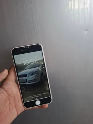 Iphone 8 gold 1