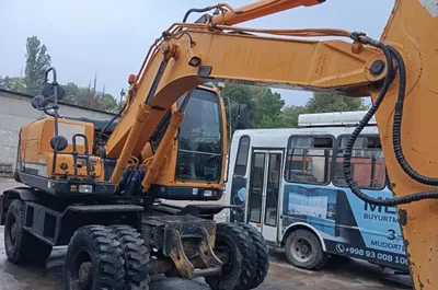 Экскаватор HYUNDAI 140 1